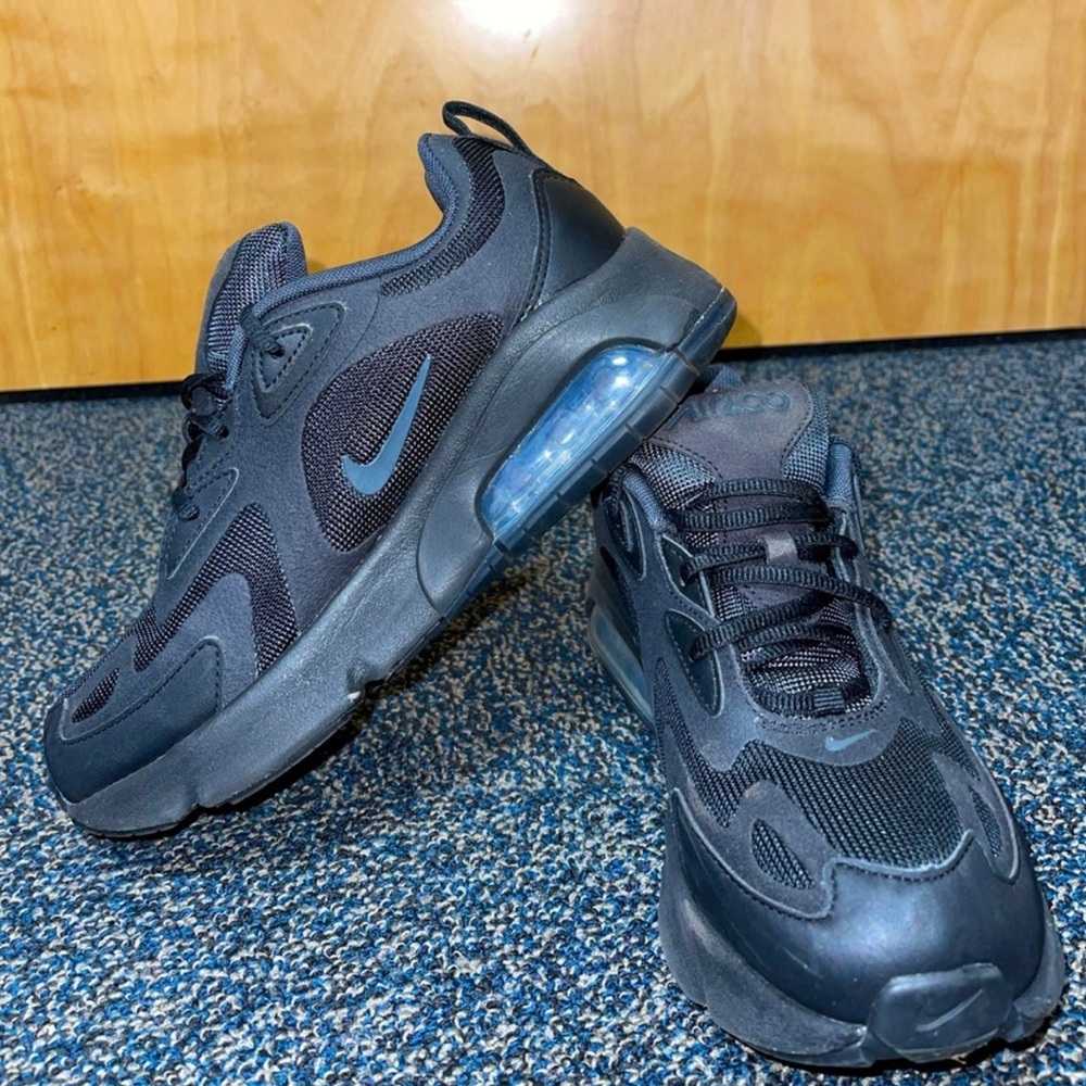 Black Nike Air Max 90 shoes